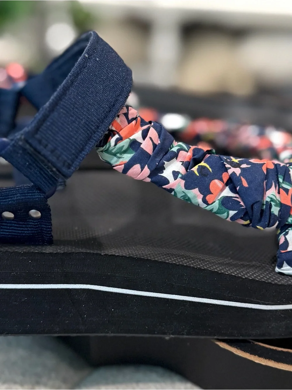 NEW! Joules Navy Floral Platform Sandals with Black Footbed